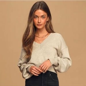 Lulus Just A Moment Cropped V-Neck sweater size M